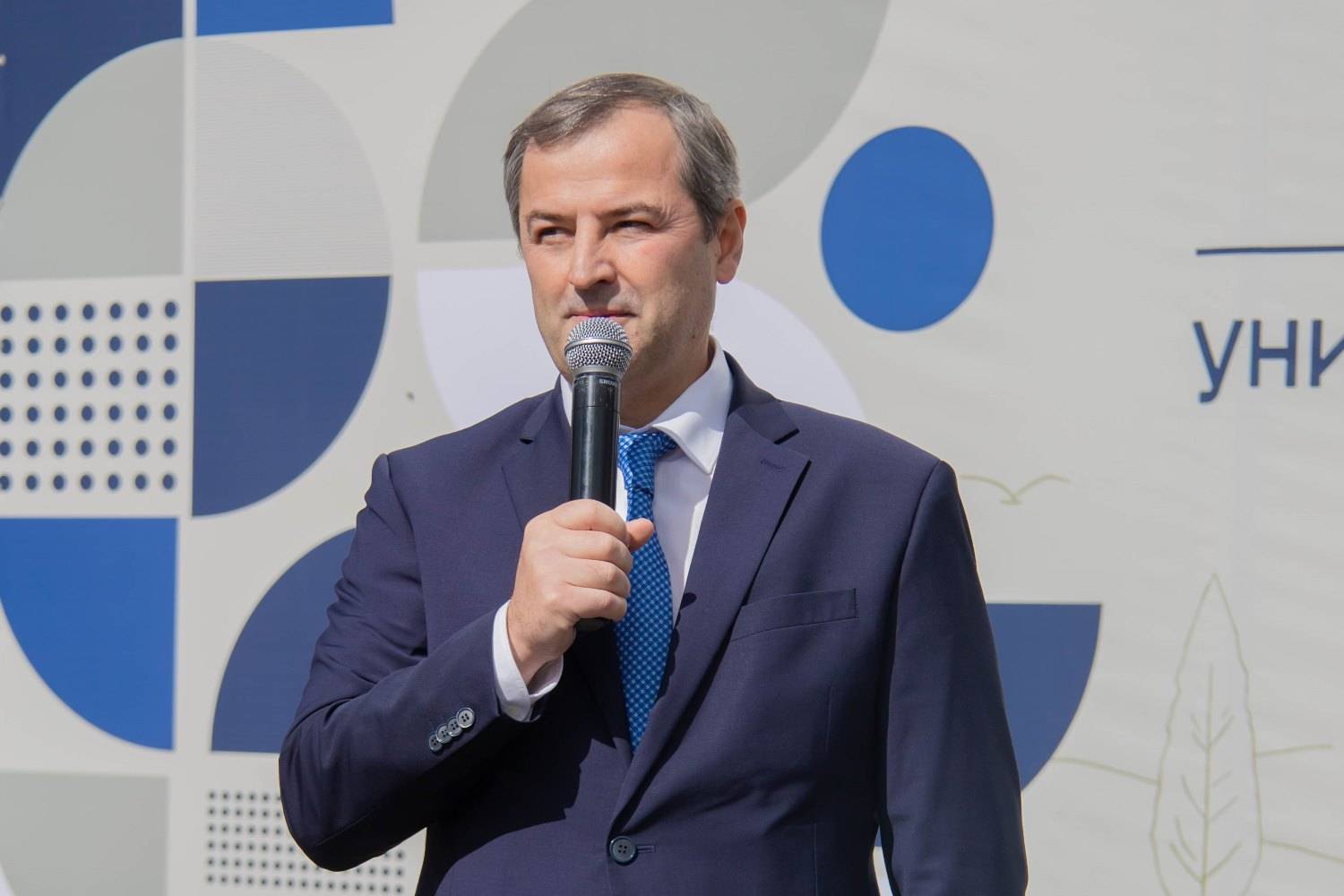 Владимир Бахарь поздравил студентов и преподавателей Красноярского аграрного университета с Днем знаний